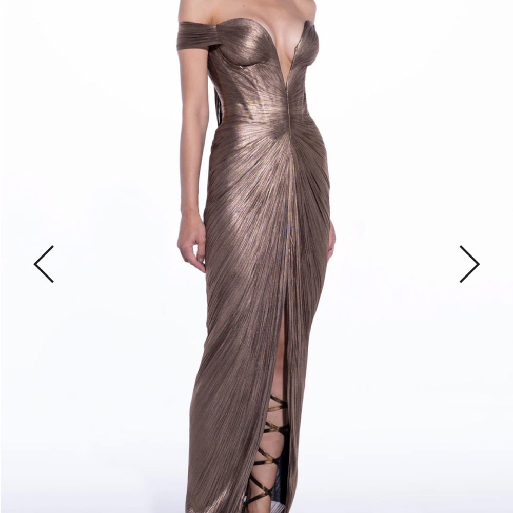 Maria Lucia Hohan A Tia in carbon Off-Shoulder Gown
